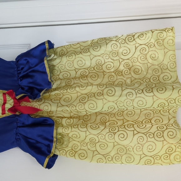 Disneys snow white dress - Picture 2 of 5